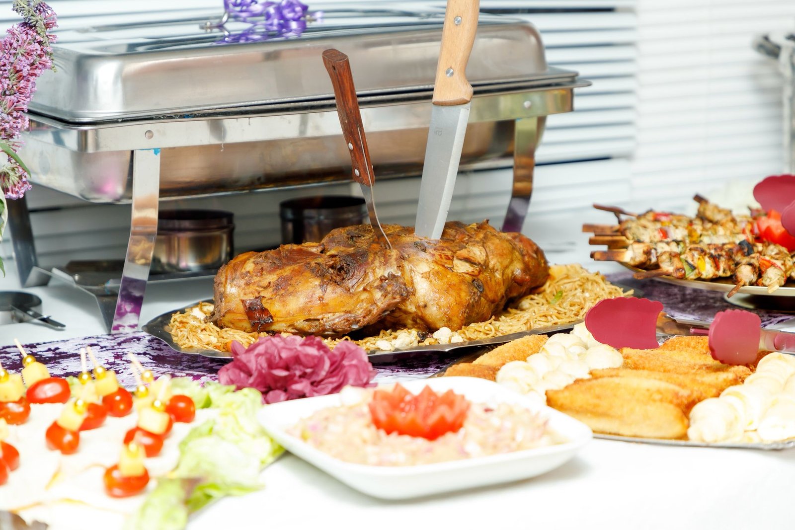 Notre équipe SAVEUR & DECO Events préparant un événement